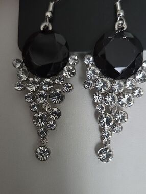 Paparazzi Elegantly Effervescent Black Eatrings NWT